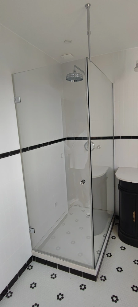 Paroi de douche ©MAD