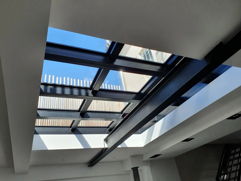 structure acier pour plancher vitré ©MAD